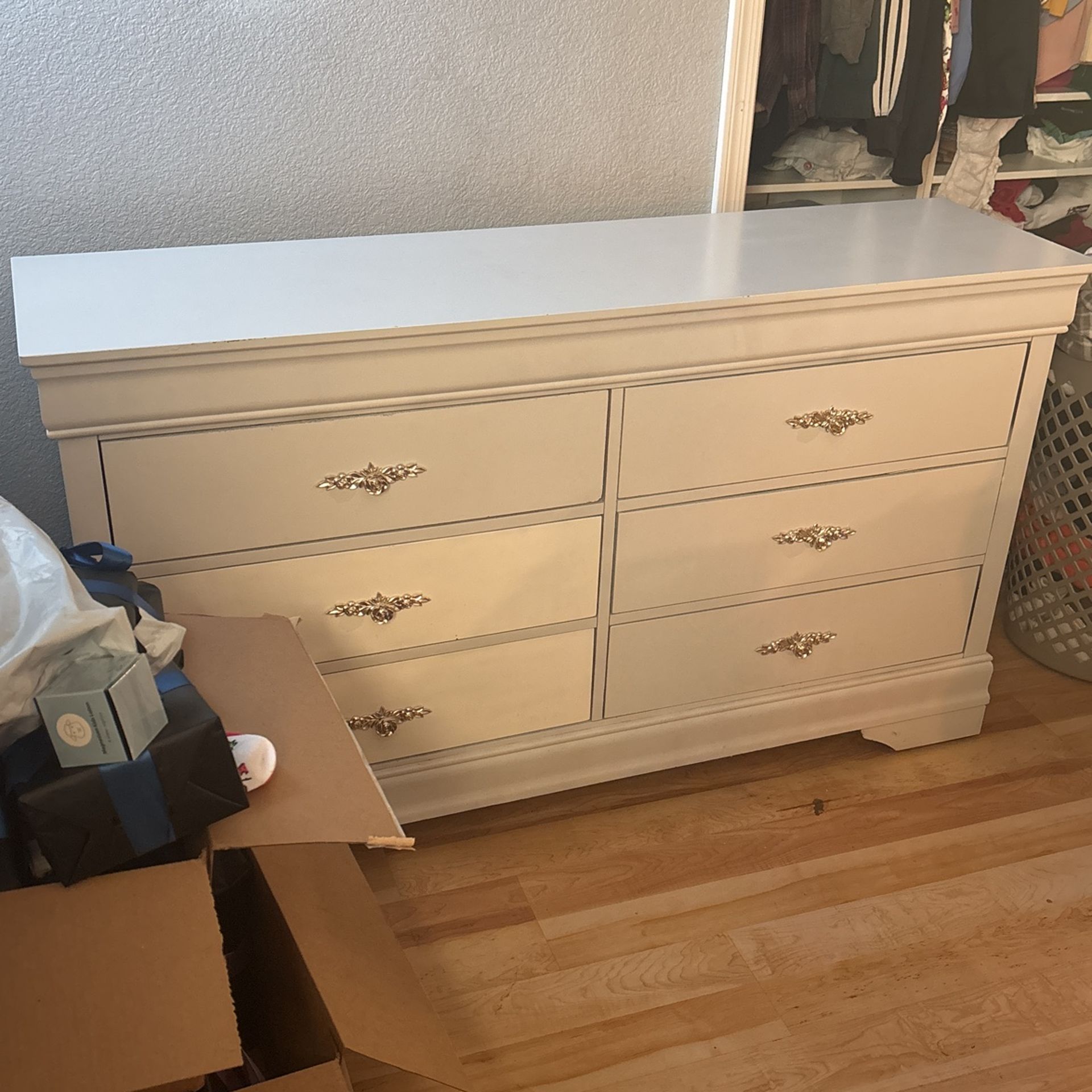 Dresser