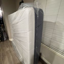 Like Condition Queen Size Mattress 