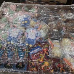Toys 🧸 & Clothes Pallets 