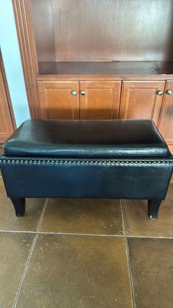 Storage ottoman