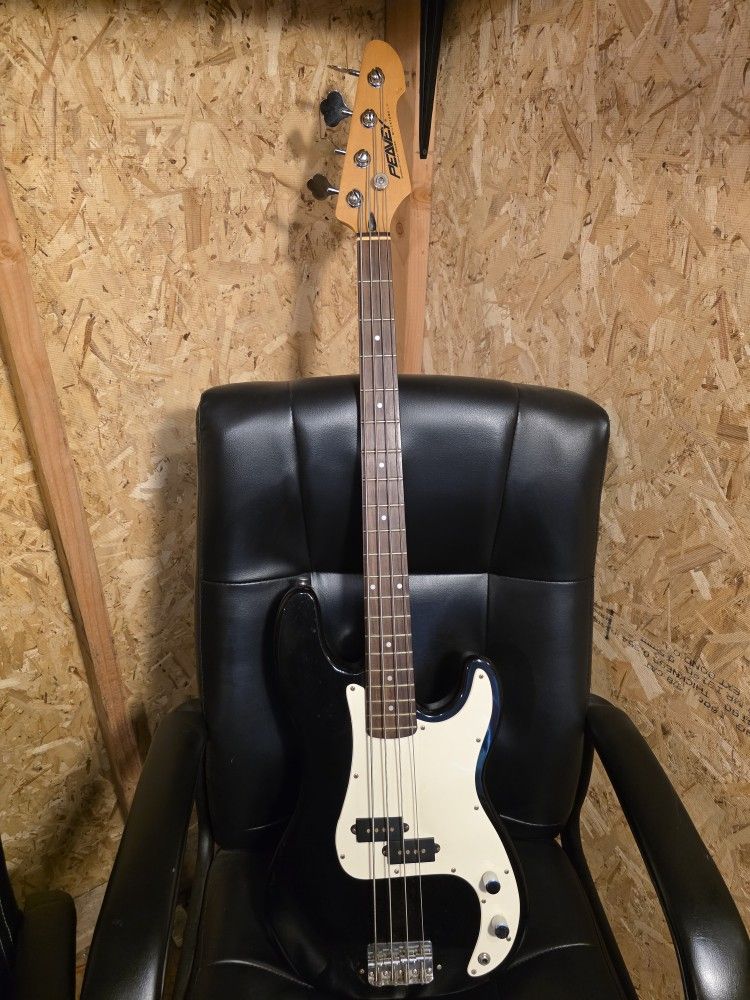 Peavy Electric Bass Bajo Electrico Con Estuche