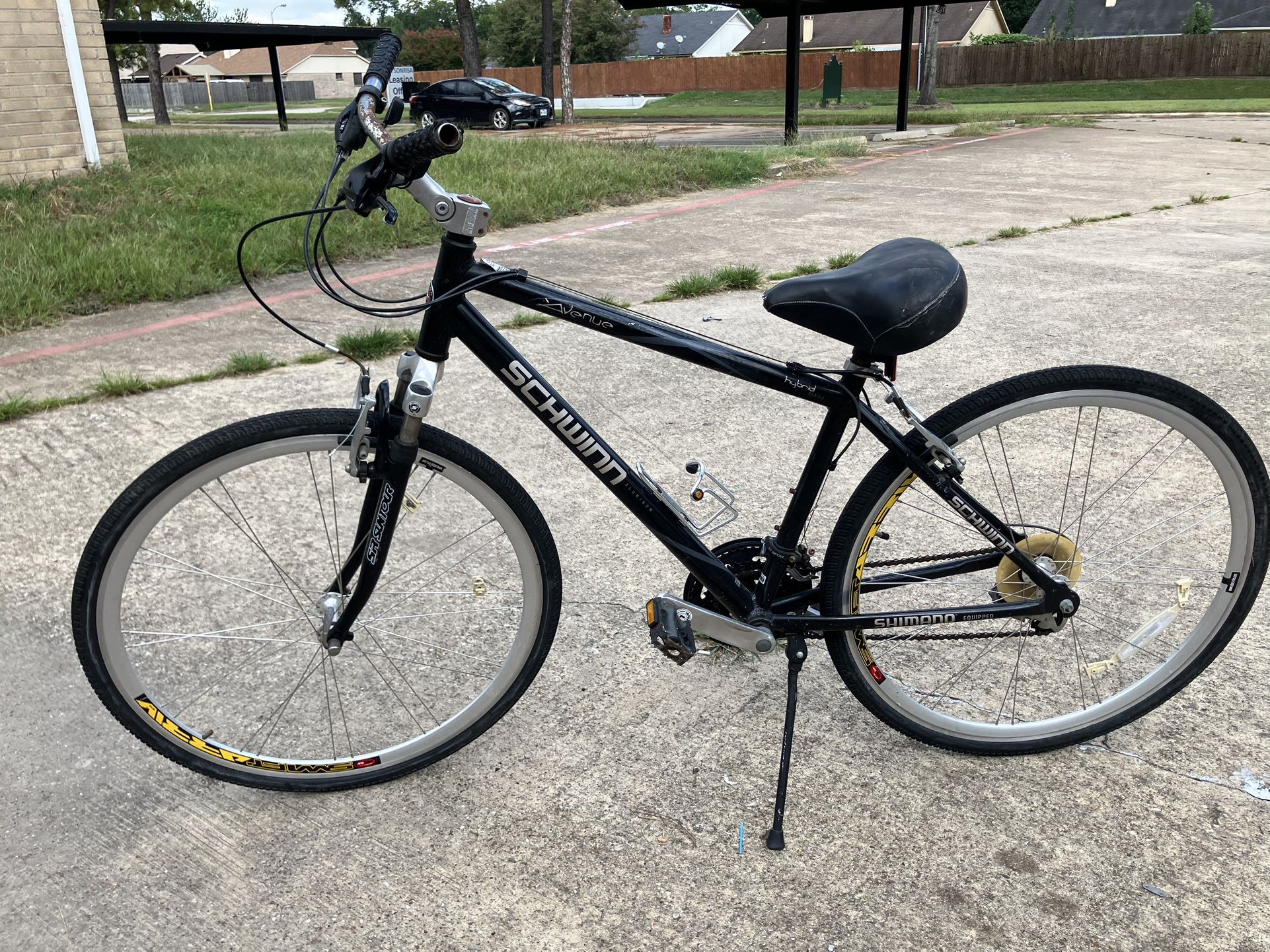 Schwinn avenue hybrid