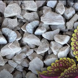 Classic Leisure Lawn White Stones 3/4”