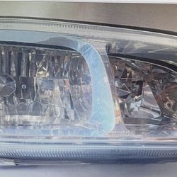 2000 Toyota RAV4 Right headlight
