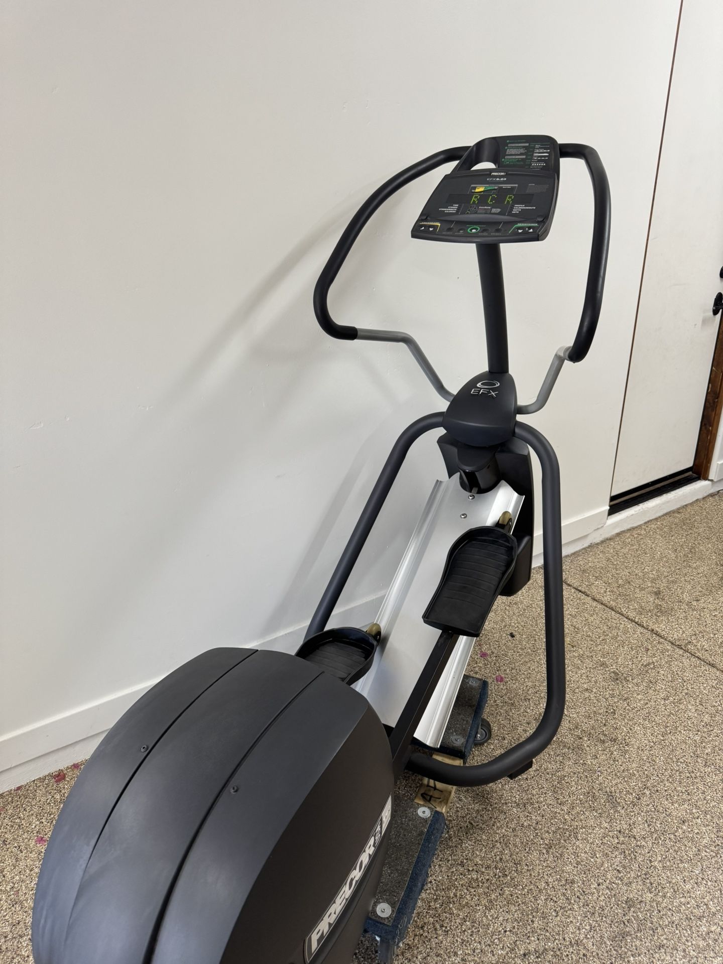 Precor EFX5.23 Elliptical W/ Incline Ramp