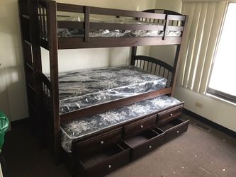 Triplex bunkbed with drawers