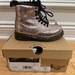 Dr. Martens Junior 1460 Crinkle Netallic Boots In Pink Salt Size US9
