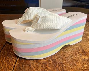 ROCKET DOG PLATFORM FLIP FLOPS