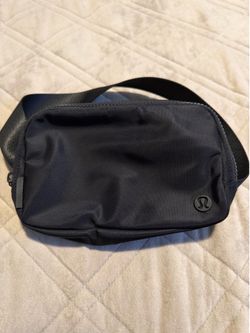 Lululemon Everywhere Belt Bag 1L