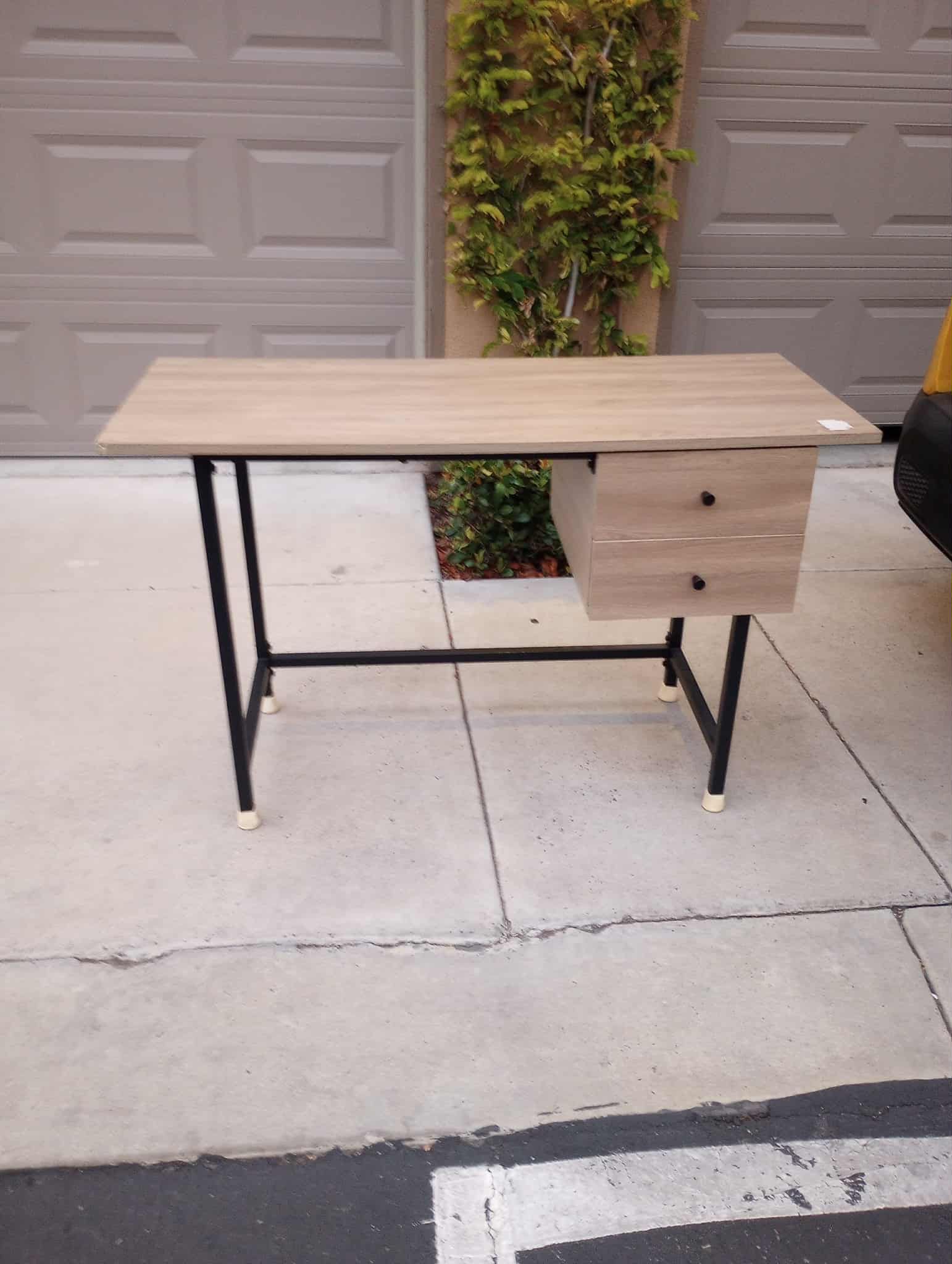 Disktop Table Like Very Good