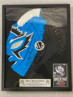 Rey Mysterio autograph mask Roots of Fight