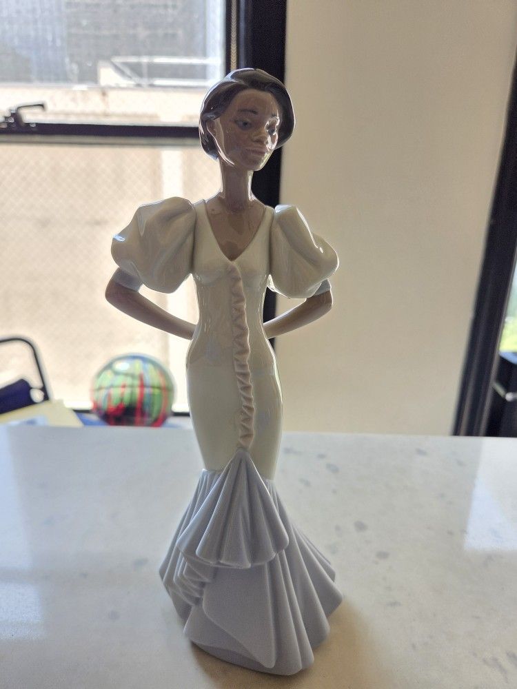 Lladro Porcelain Figurine