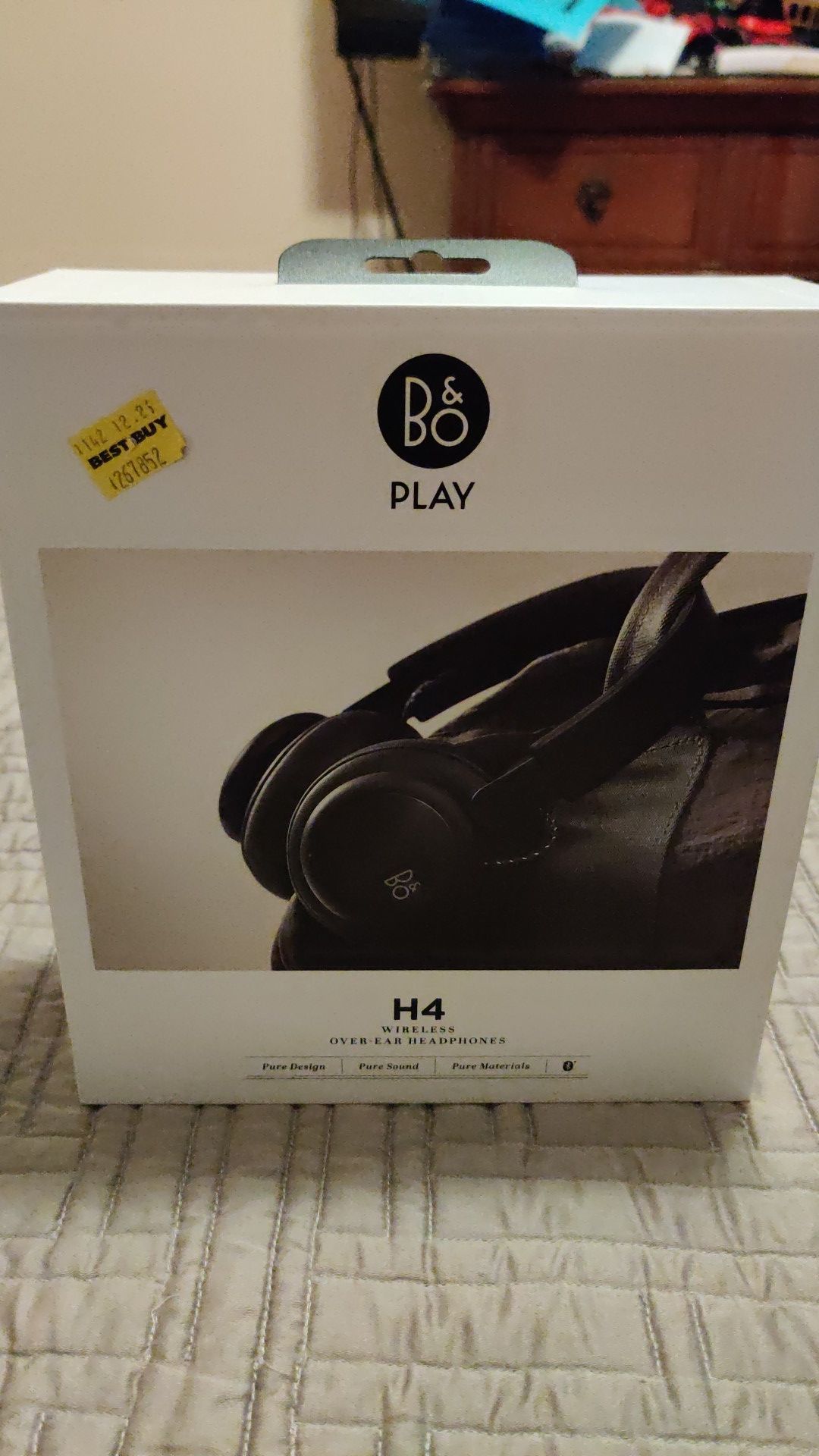 B&O Play H4 wireless headphones