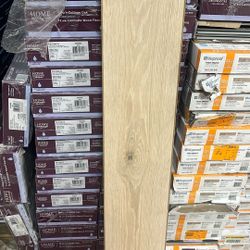 Home Decorators Collection King's Cottage Oak 12mm T x 7.56 in. W Waterproof Laminate Wood Flooring (15.95 sq. ft./Case)