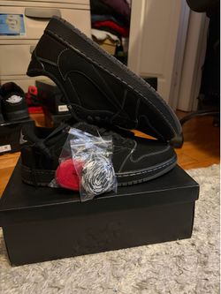 Travis scotts ( sizes 8.5 and 9.5)