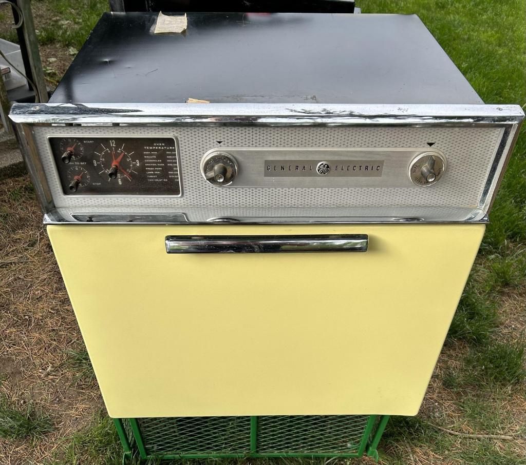 1950s Stove And Oven Perfect Working Condition