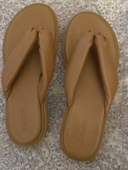 Woman’s Flip Flops adult size 9