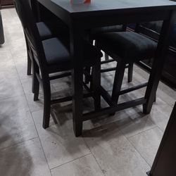 *Ad Special*---Miranda Dining Table Sets W/4 Chairs---Delivery Available 👌 