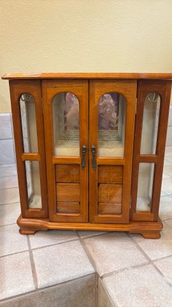 Jewelry box