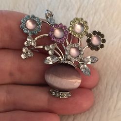 Vintage Moonglow Pale Pink Cabochon Pastel Rhinestone Flower Bouquet In Vase Brooch 