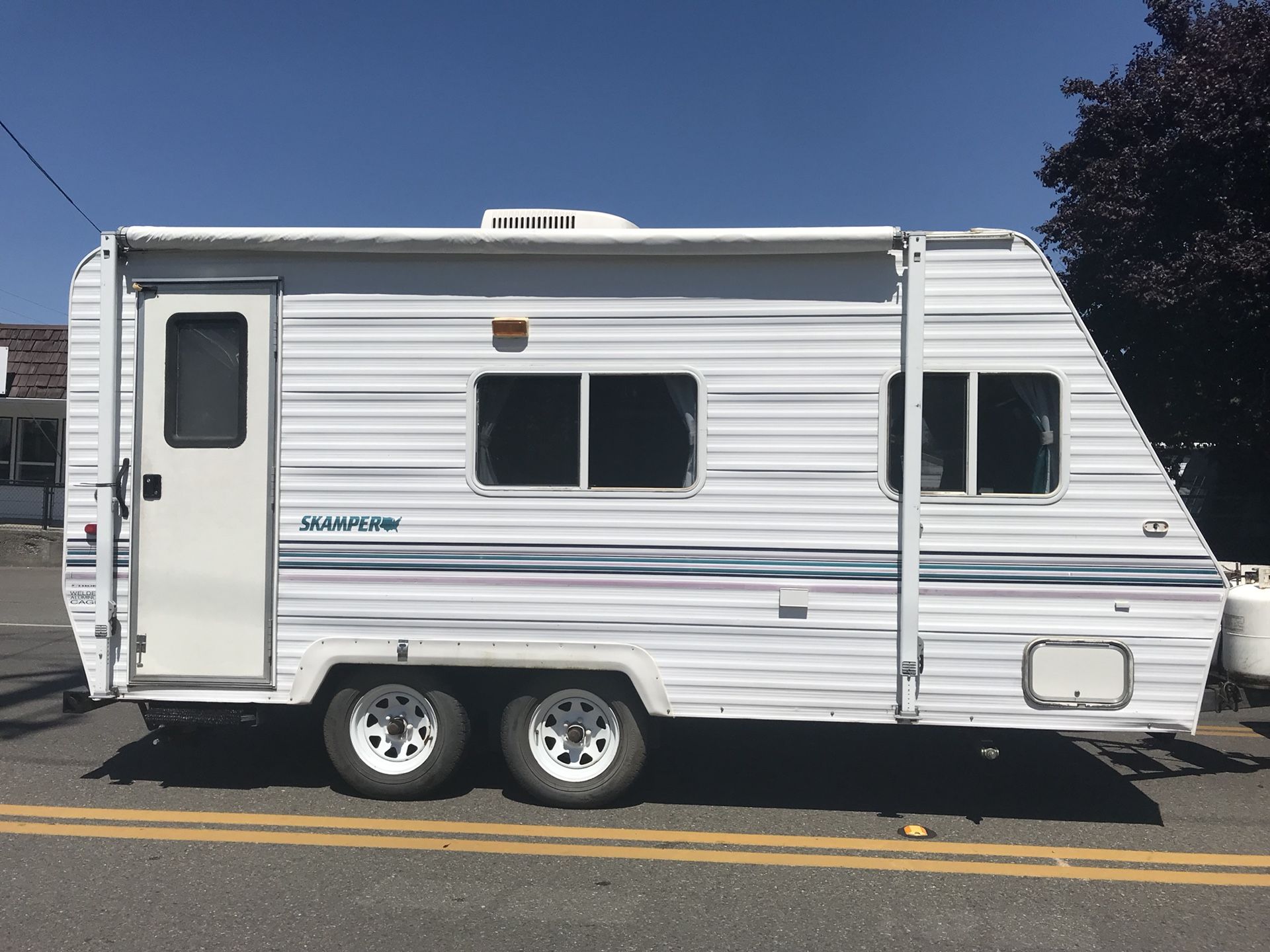1996 Skamper 17’ Travel Trailer