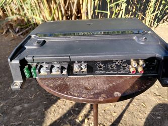 Kenwood  1000W one channel amp.