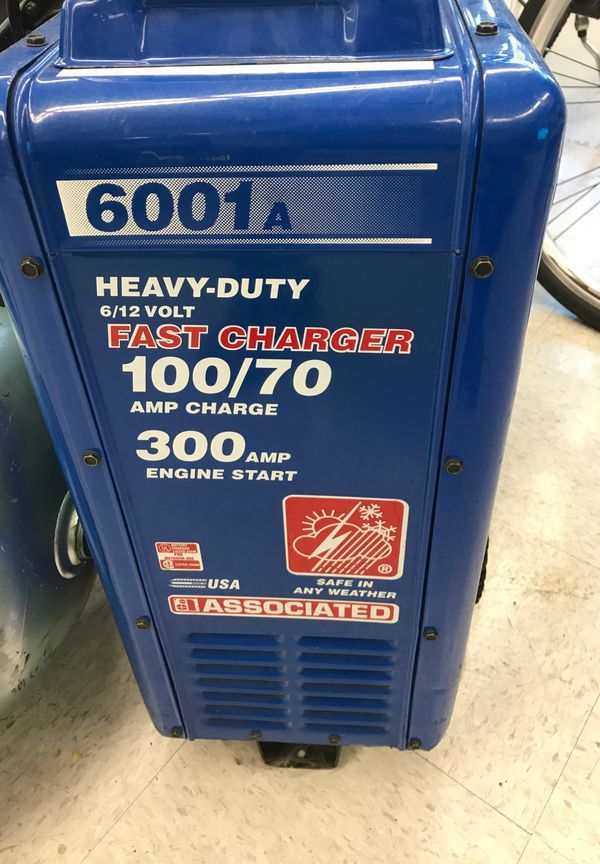 Associated USA 6001a Heavy Duty Battery charger for Sale in Everett, WA