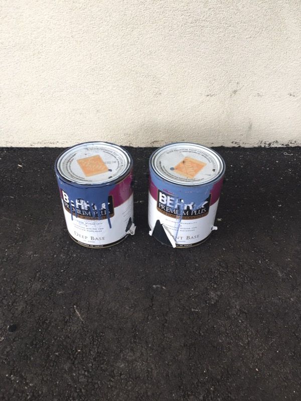1 1/2 gal of Behr Premium Plus