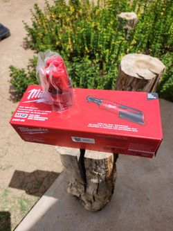 Milwaukee  Rachet 3/8anf bat New