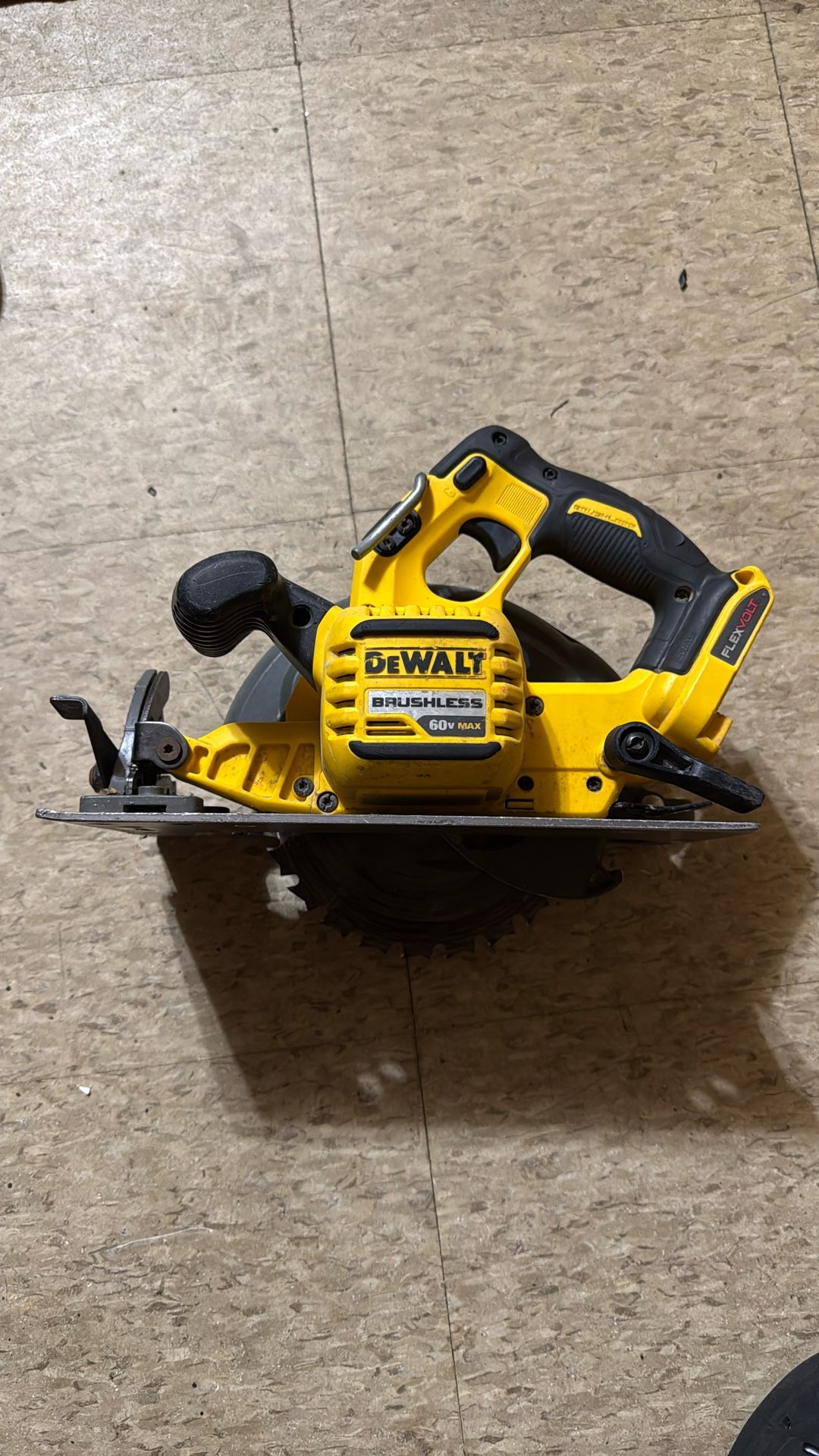 DEWALT FLEXVOLT 60V MAX* Circular Saw with Brake, 7-1/4-Inch, Tool Only (DCS578B)