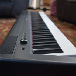 88 key digital piano keyboard with fully weighted keys