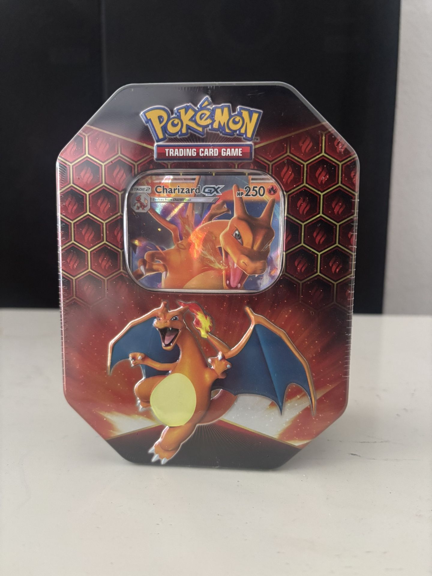 Pokemon Charizard Hidden Fates Tin
