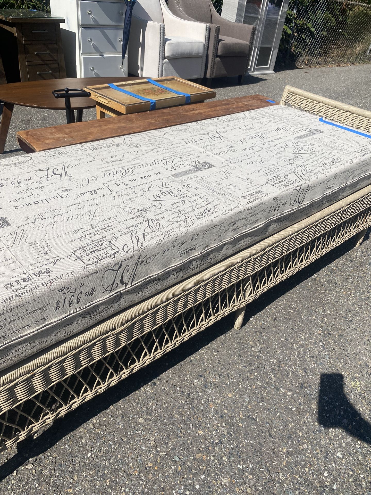 Antique Wicker Newer Foam Cushion-come See This And Much More Fri-sun Sale