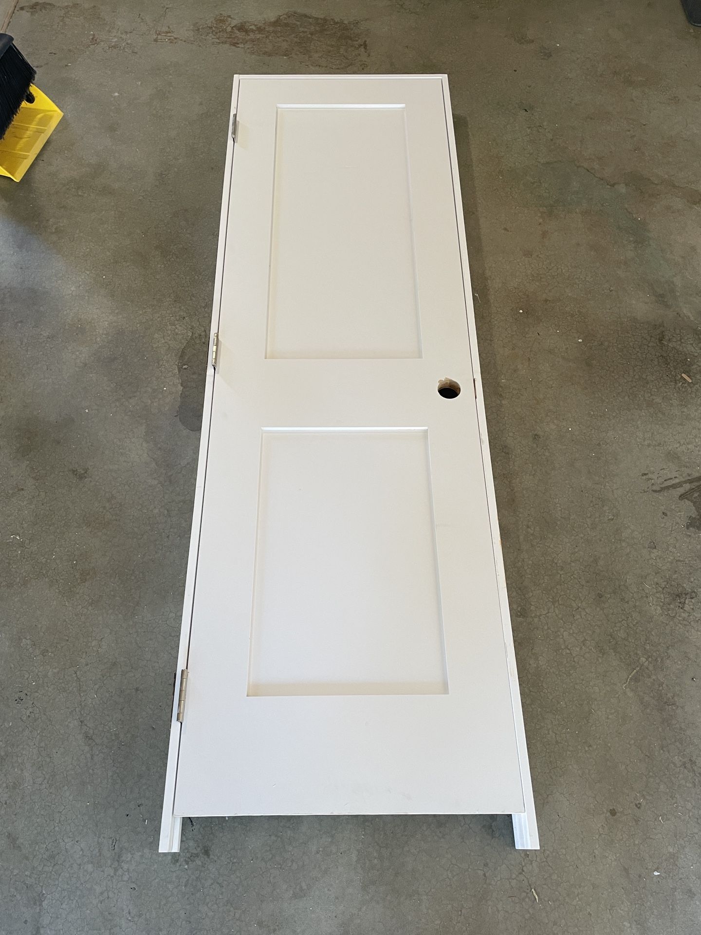 BUILDERS CHOICE28 in. x 80 in. Left-Handed 2-Panel Shaker Solid Core Primed Pine Wood Single Prehung Interior Door