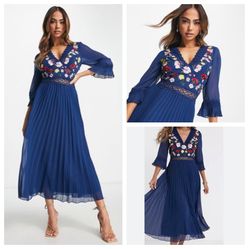 ASOS DESIGN LACE INSERT PLEATED MIDI DRESS WITH FLORAL EMBROIDERY IN NAVY Size 0