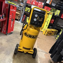 DEWALT 15 Gal. Portable Electric Air Compressor