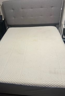Queen Modern Upholstered Bed Set*