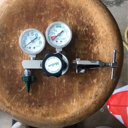 Oxygen Regulator