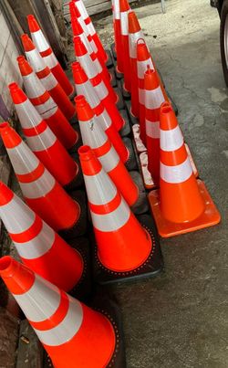 28 Inch Traffic Cones 
