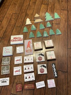 New Christmas Holiday Wood Sign Decoration Each 