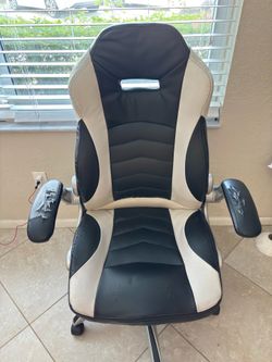 Black/White Gaming Chair (Flip-up Arms)