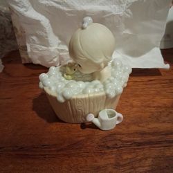 Precious Moment "A Tub Full Of Love"