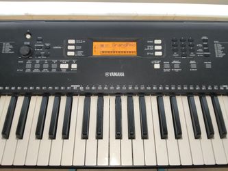 Piano , keyboard Yamaha.