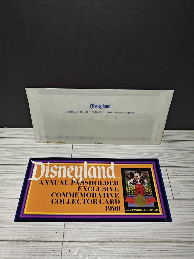 Disney Disneyland Annual Passholers Exclusive Commemorative Collector Card 1999
