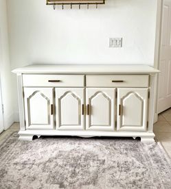 White buffet sideboard
