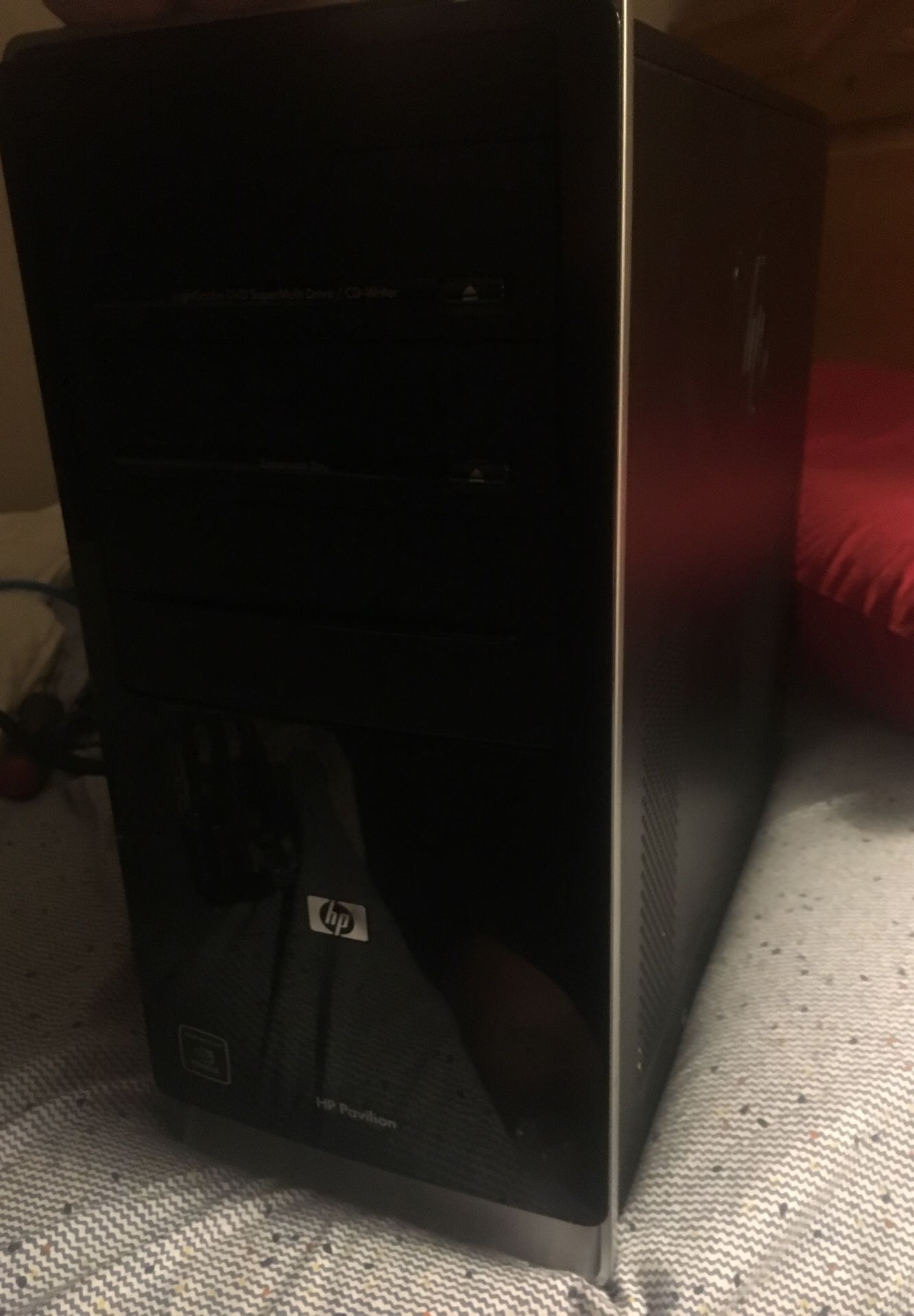 Desktop pc. Amd A8 6600k cpu Radeon 6970 gpu 600 w psu 4gb ddr3