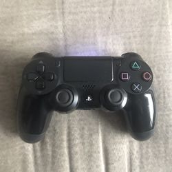 PS4 Controller