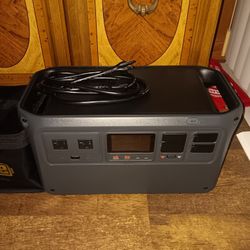 DJI Power 1000 Charging Station