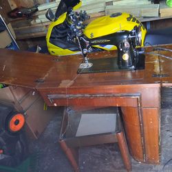 Singer Sewing Machine