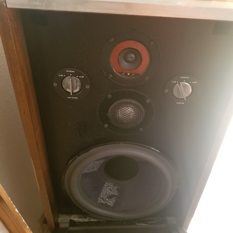 Magnavox Max 12 SPEAKER QTY